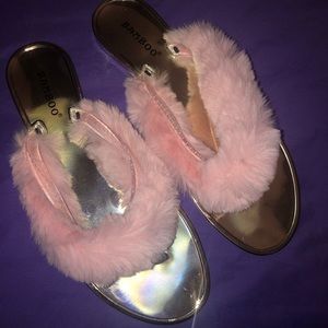 BAMBOO PINK FAUX FUR SANDALS